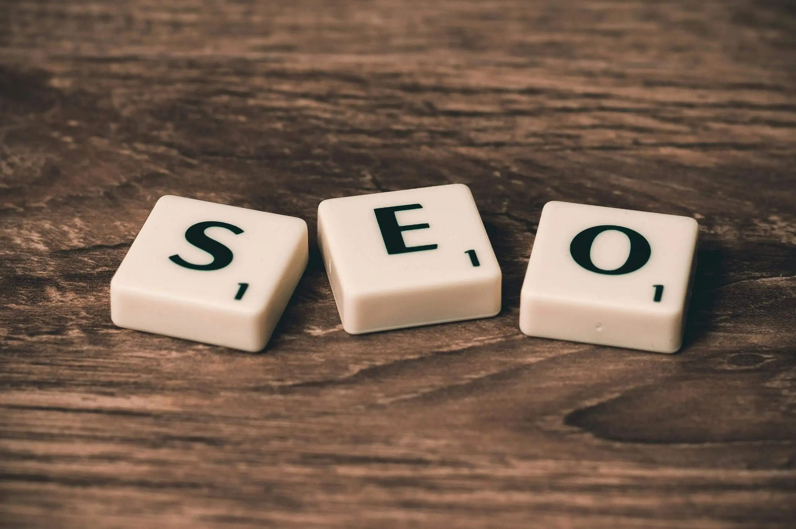 Otimização de SEO e revisão de performance